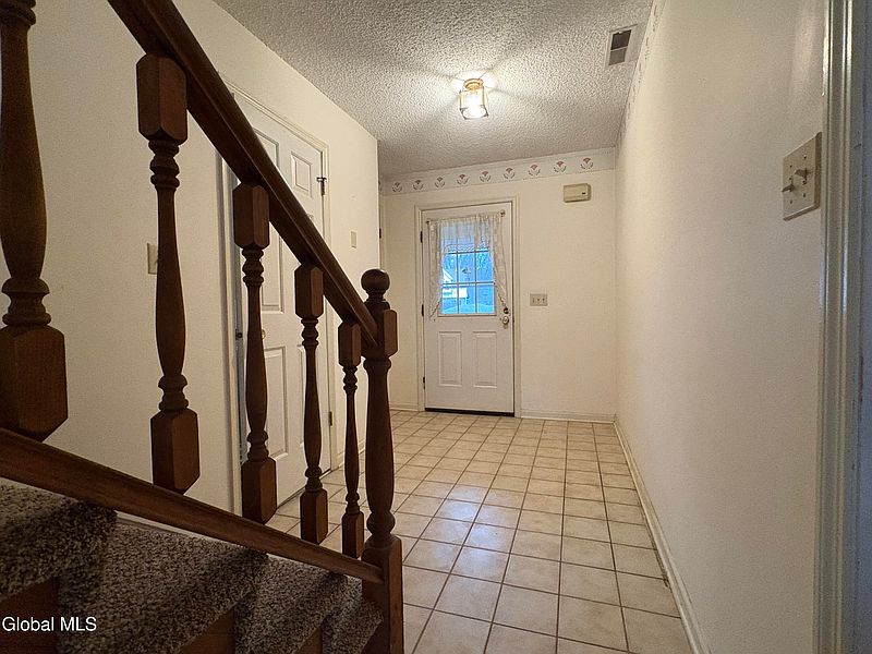 3rd image of 3005 Squire Boulevard