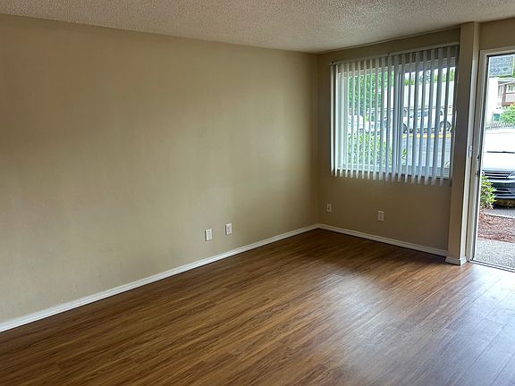 4th image of 1245 W 7th Aly #10
