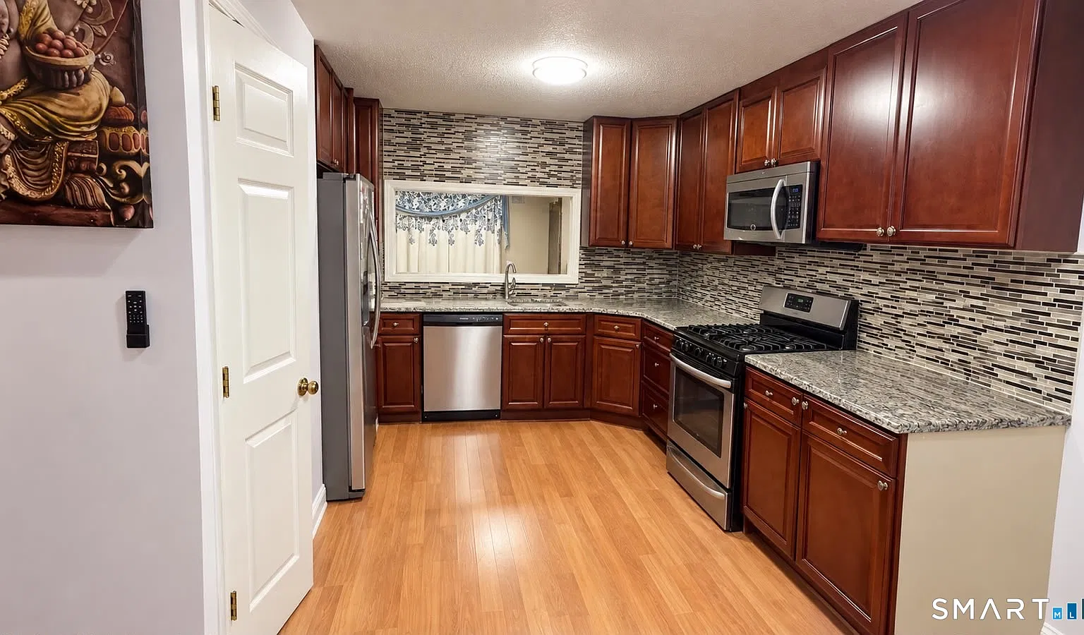 2 bed, 2.5 bath, 1885 sqft, $2,700 — Photo 4