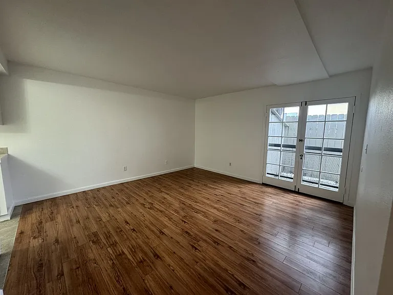 2535 Kansas Ave — Photo 10
