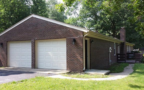 4th image of 4 Shorewood Dr N
