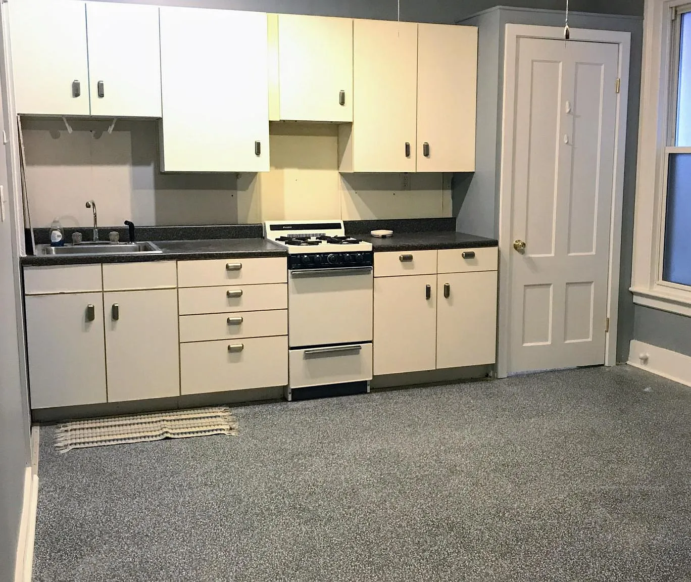 Studio, 330 sqft, $1,450 — Photo 3