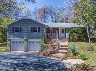 2 Acken Ln, Princeton, NJ 08540