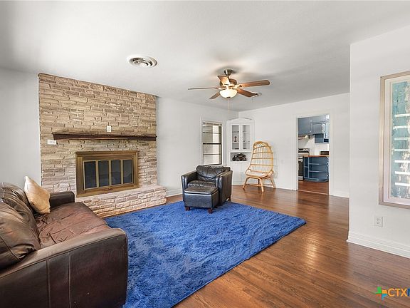 5th image of 102 Elmo St