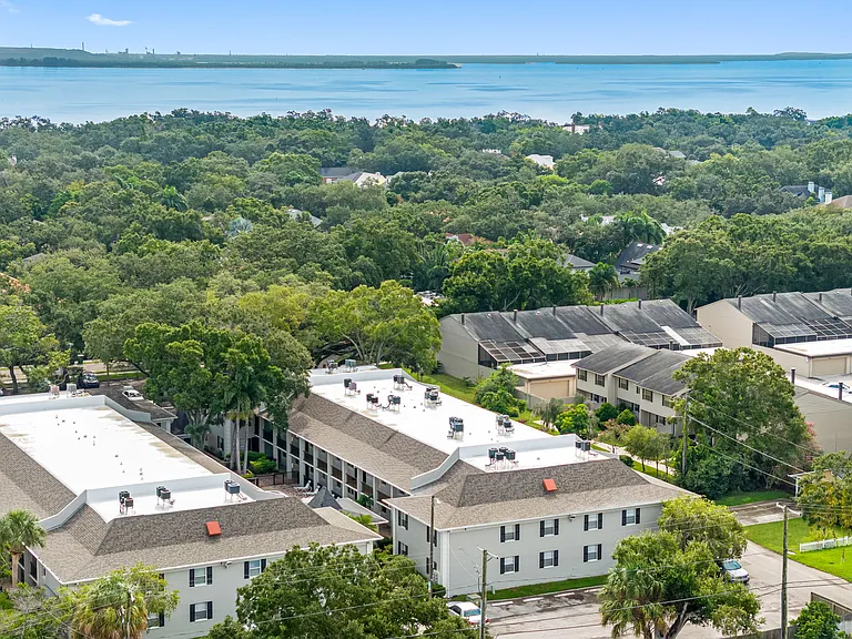 5221 Bayshore Blvd #27 — Photo 24