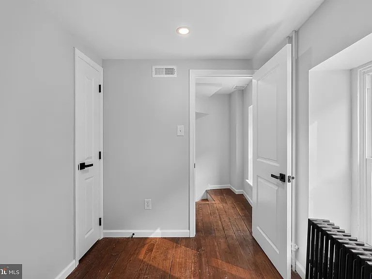 4469 Silverwood St — Photo 23