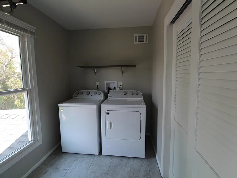 91 Cloverdale Rd #2 — Photo 6