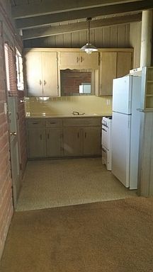 4th image of 2537 E Elm St #5