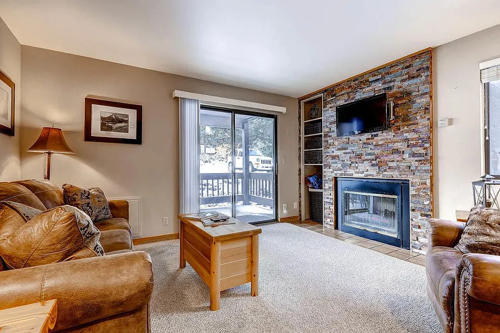 2025 Canyons Resort Dr — Photo 4