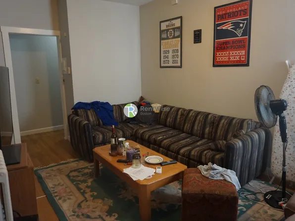 23 Maple St APT 3, Watertown, MA 02472