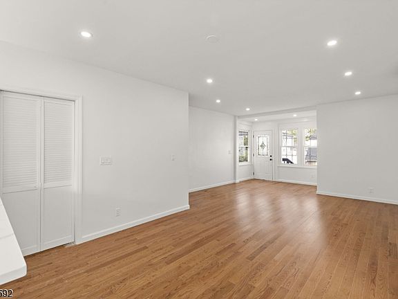 5th image of 345 Forest St
