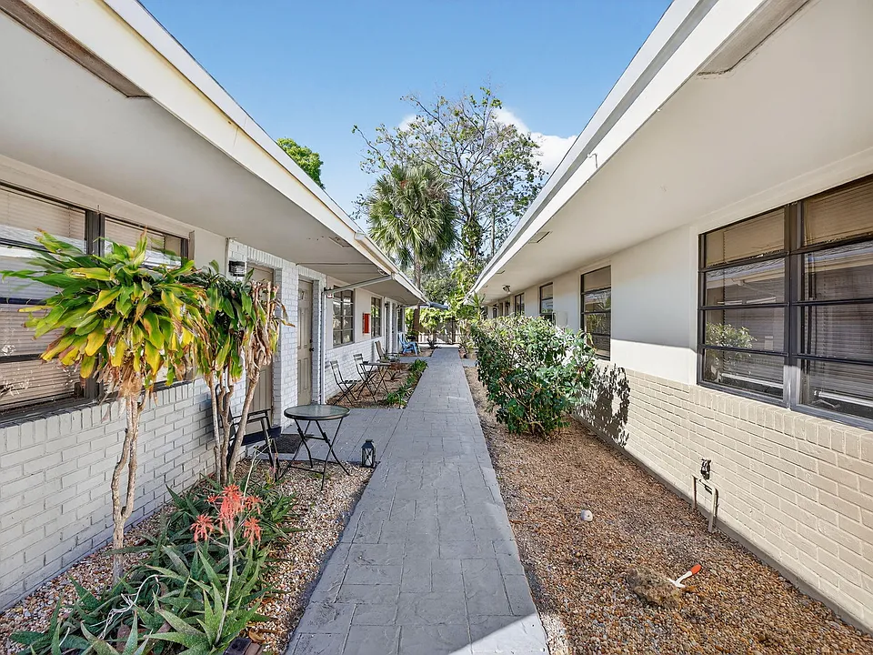 2500 SW 18th Ter #3