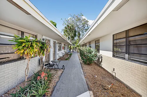 2500 SW 18th Ter #3 Photo 1