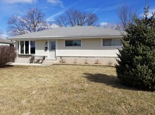 N88W15114 Cleveland Ave, Menomonee Falls, WI 53051