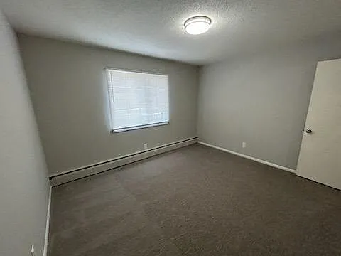 Richfield Square Apartments — Photo 40
