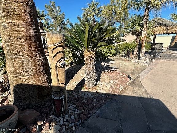5th image of 8175 Arville St #250