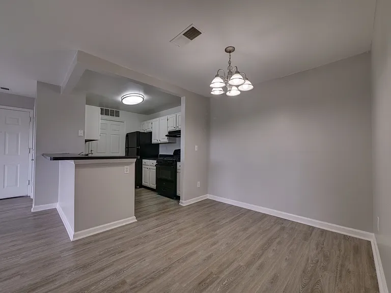 Boulder Pointe Apartments — Photo 10
