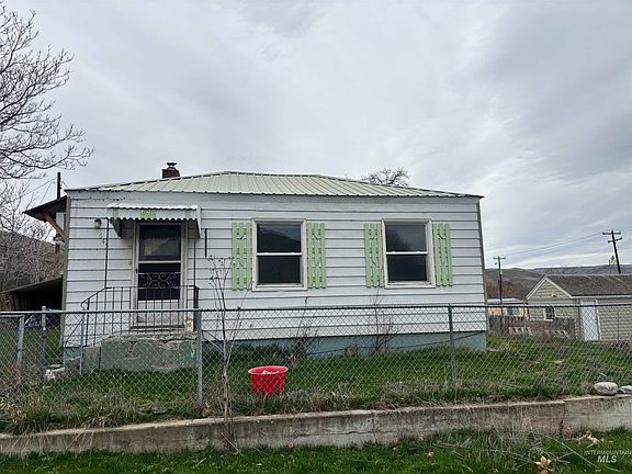 3rd image of 645 3rd St E