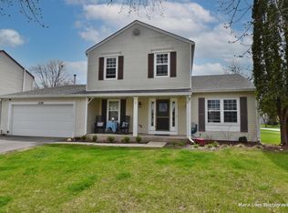 1330 Fairfield Ct, Naperville, IL 60565