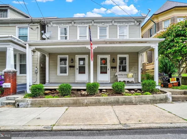 75 E Main St, Dallastown, PA 17313