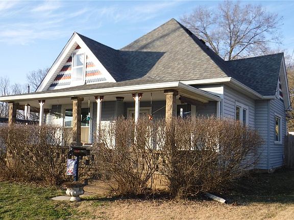 2nd image of 819 W Hillside Ave