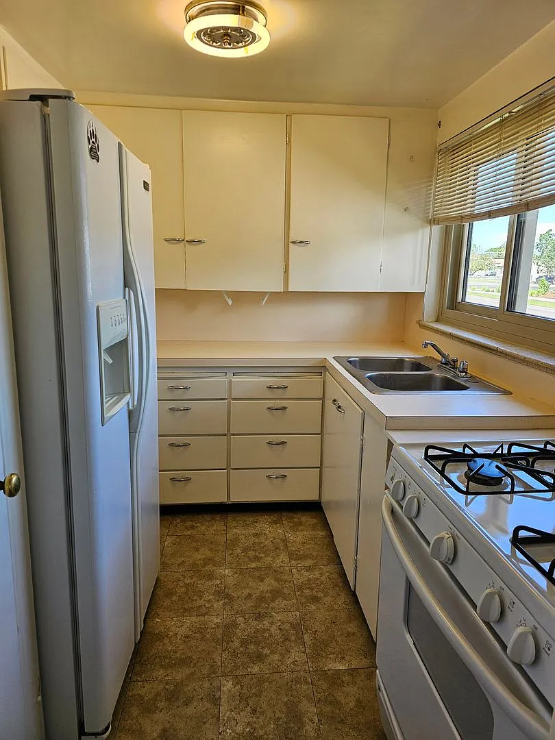 185X Crook Ave — Photo 2