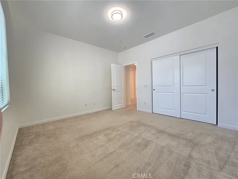 2679 E Penelope Ln — Photo 8