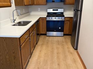 1066 McKnight Cir #3, Rockford, IL 61107