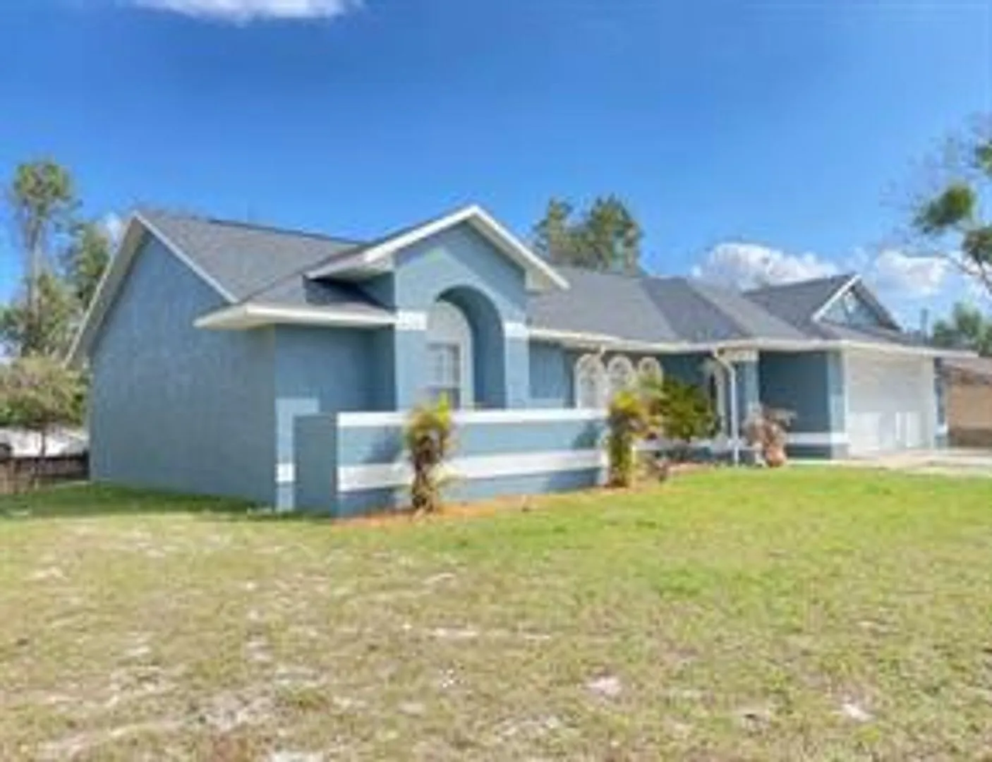 Large 3/2/2 Deltona — Photo 1