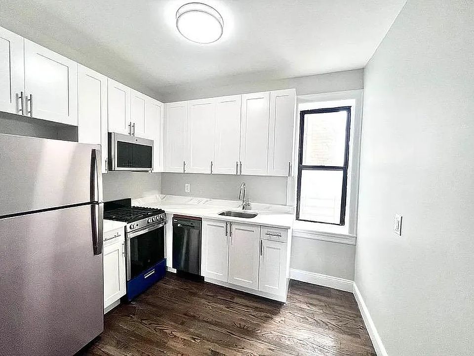 1st image of 2075 E 16th St #2P
