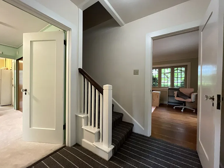 2430 SE Park Ave — Photo 32