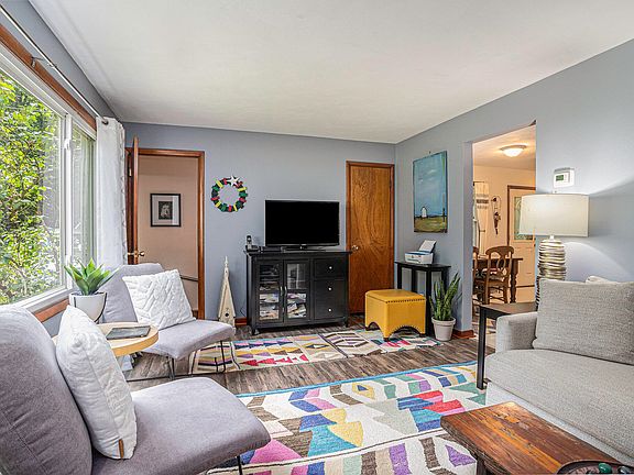 2nd image of 941 Bell Ave