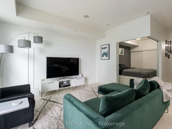 51 E Liberty St #802, Toronto, ON M6K