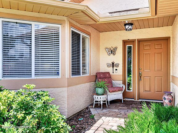 3rd image of 565 Willowgreen Ln