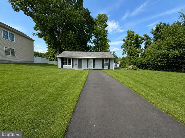 218 Meadowbrook Ave, Wilmington, DE 19804