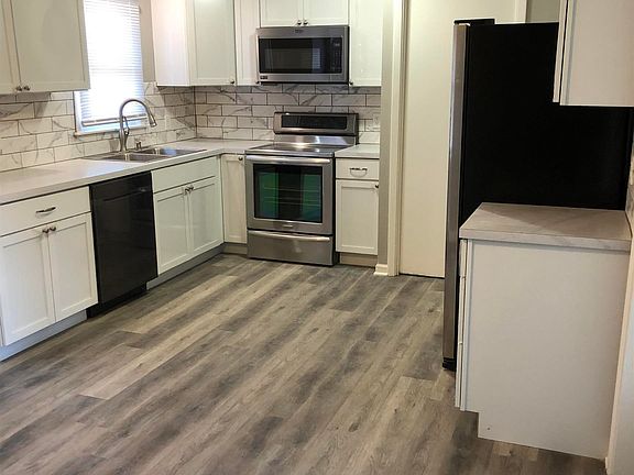 5th image of 525 S 39th St