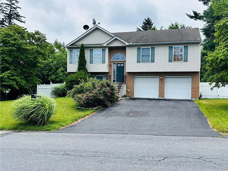 2802 Northampton St — Photo 1