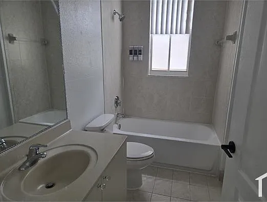 2460 SE 16th Ter #200 — Photo 8