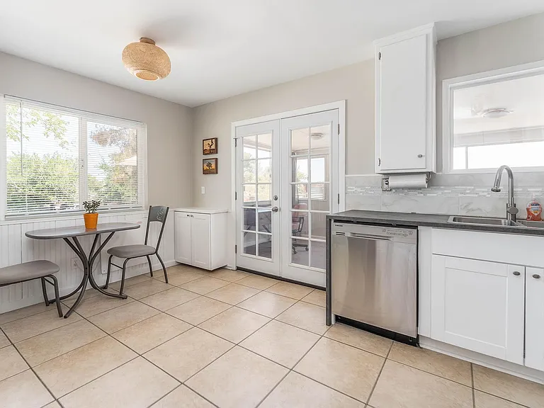61537 Valley View Dr — Photo 8