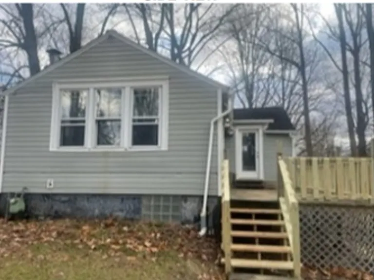 1430 Frederick Blvd — Photo 3