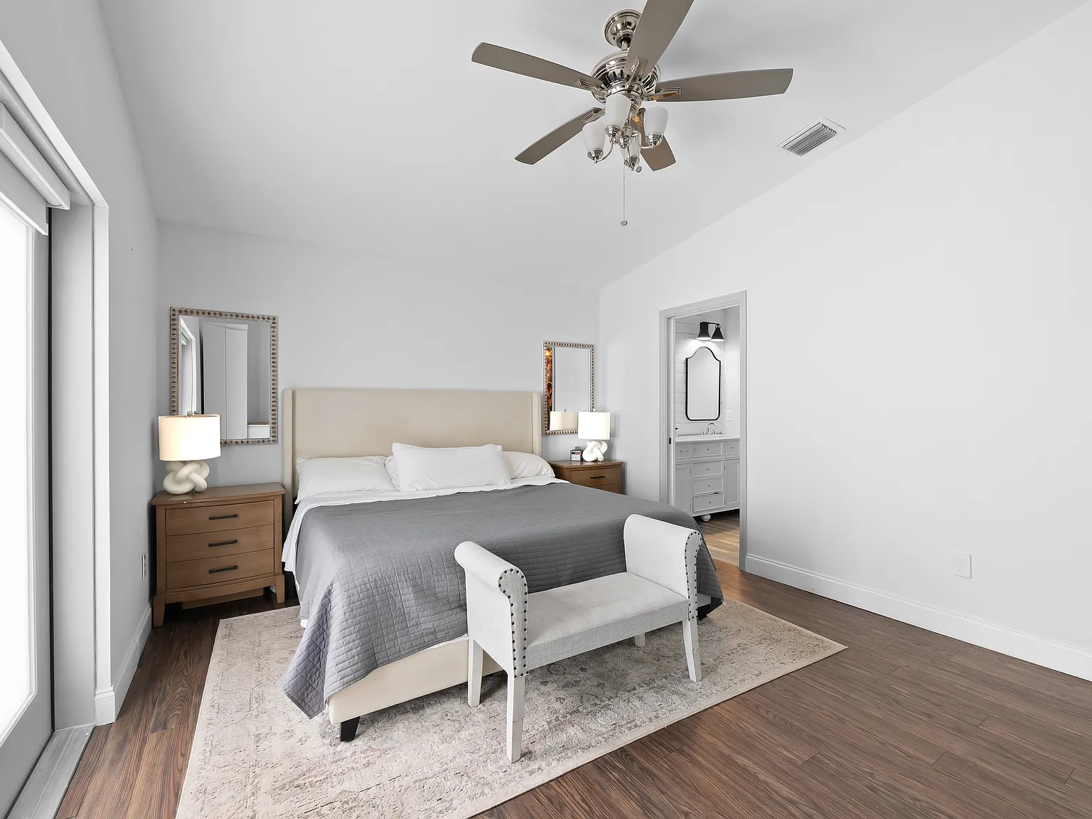3 bed, 2100 sqft, $5,500 — Photo 4