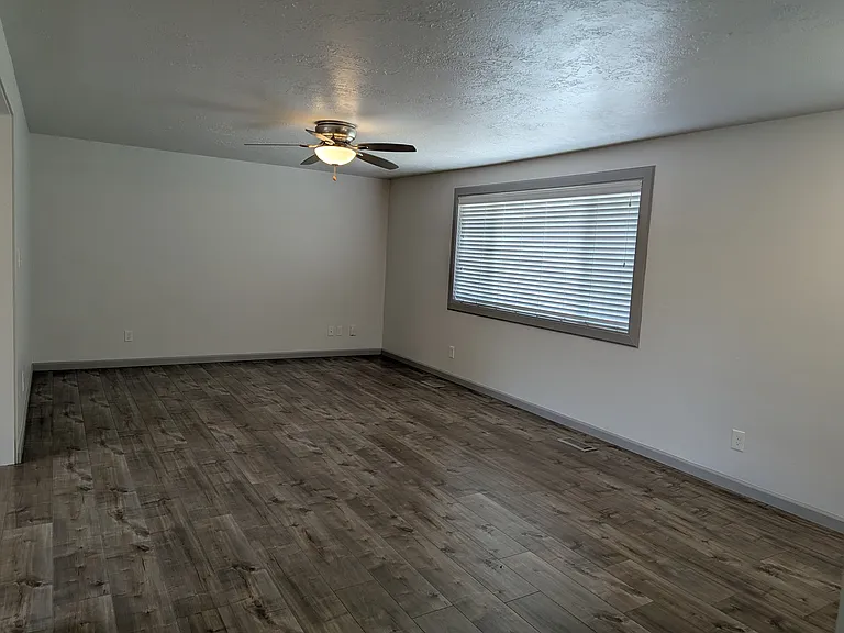 2025 N Workland Dr — Photo 8