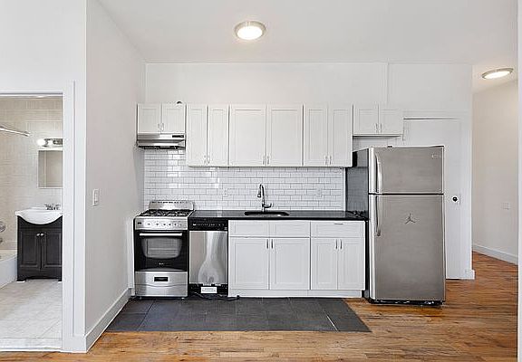 4th image of 2342 Atlantic Ave APT 3D