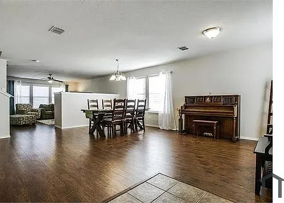 1601 Lionheart Dr — Photo 1