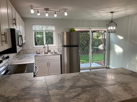 Big beautiful Kitchen!