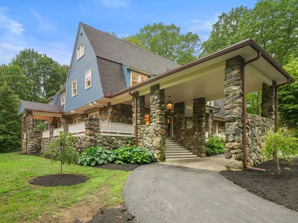 14 Percy Rd, Lexington, MA 02421