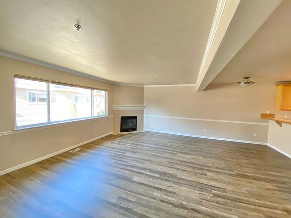 3rd image of 17915 80th Ave NE APT C5