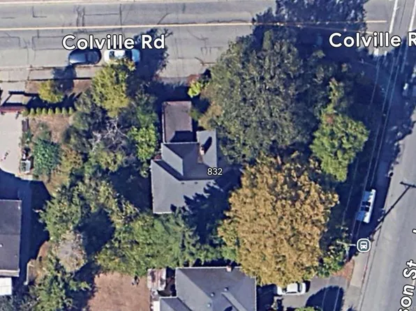 832 Lampson St, Esquimalt, BC V9A 6B2