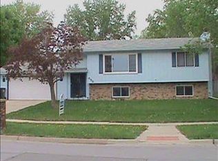 858 Olympic Dr, Waterloo, IA 50701