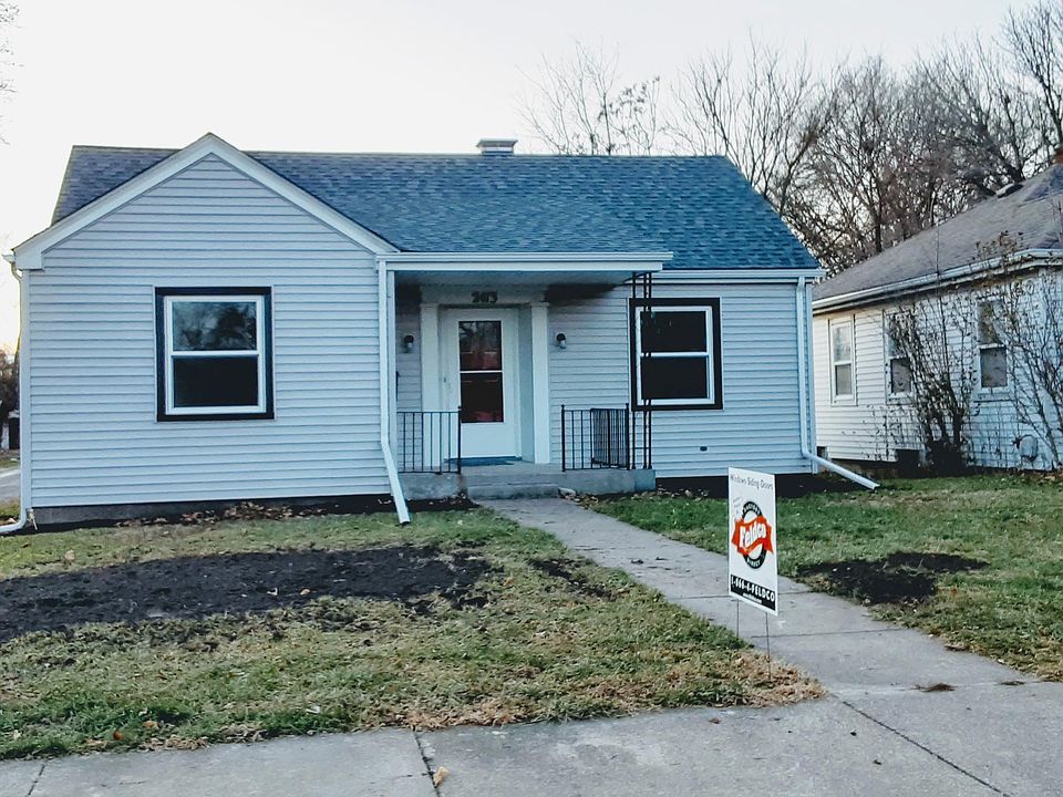 2413 North Indiana Avenue